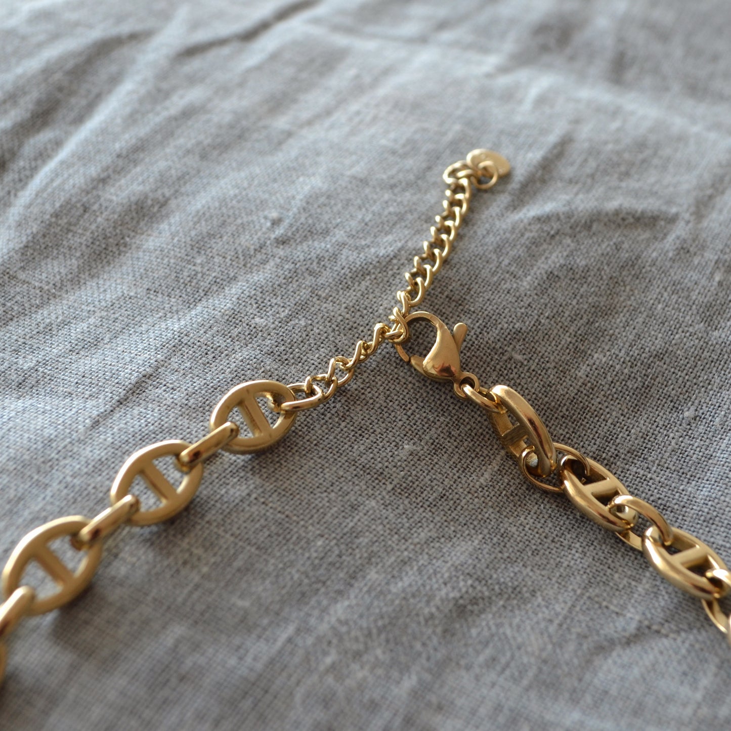 Collar Juana Gold